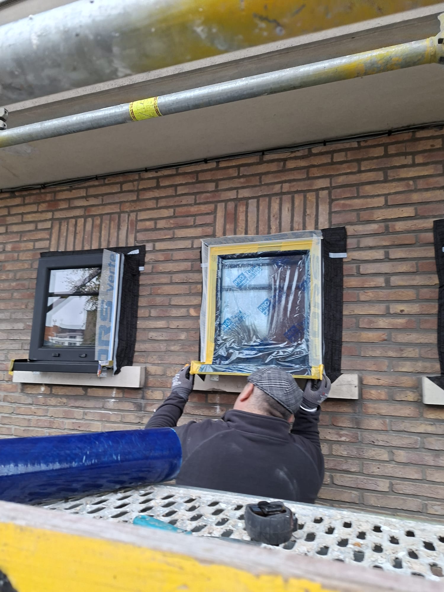Instalación ventanas en fachada